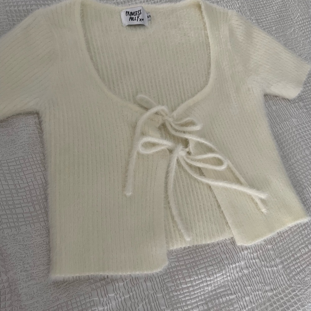 Fuzzy Princess Polly 🤍 Cream Ribbed Crop Top with Tie Front, size S/M